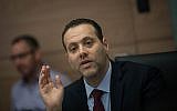 Knesset House Committee Chairman MK Miki Zohar (Likud) leads a discussion on canceling the 2013 law limiting the number of ministers, at the Knesset, May 21, 2019. (Yonatan Sindel/Flash90)