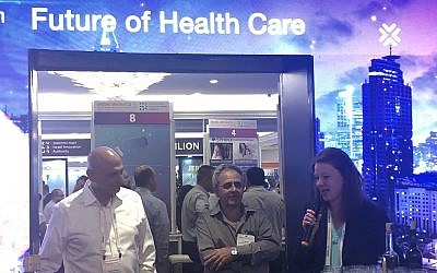 From left to right: Aharon Aharon, CEO, Israel Innovation Authority, Les Abelson, North America Program Manager, Israel Innovation Authority, and Kelly Krajnik, Senior Business Development Manager, MAYO Clinic Ventures, at the MIXiii Biomed Conference and Exhibition, May 14, 2019 (Israel Innovation Authority)