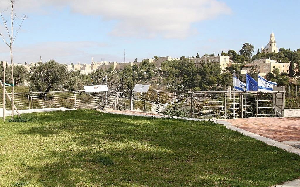 The newly-opened Ketef Hinnom Archeological Garden in Jerusalem. (Shmuel Bar-Am)