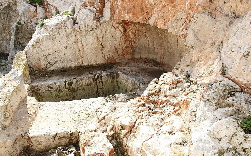 Excavations at burial caves at Ketef Hinnom uncovered pottery, coins, ivory objects, precious earrings and scrolls dating back to the 6th century BCE. (Shmuel Bar-Am)