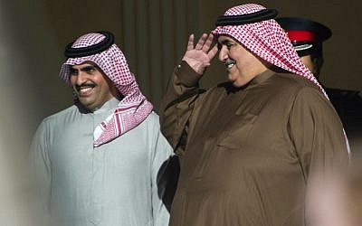 Bahraini Foreign Minister Khalid bin Ahmed al-Khalifa, right, gestures as Secretary of State Mike Pompeo leaves at the Al-Qudaibiya Palace in Manama, January 11, 2019. (Andrew Caballero-Reynolds/Pool/ AP)