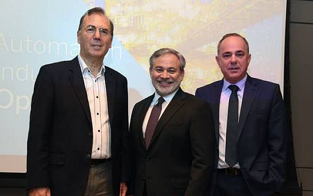 Ami Appelbaum, Chairman of the Israel Innovation Authority and Chief Scientist, Ministry of Economy and Industry, left to right, Dan Brouillette, Deputy Secretary, US Department of Energy; Yuval Steinitz, Minister of Energy, Israel in Tel Aviv, June 24, 2019 (David Azagury, US Embassy, Israel) Ami Appelbaum, Chairman of the Israel Innovation Authority and Chief Scientist, Ministry of Economy and Industry, left to right, Dan Brouillette, Deputy Secretary, US Department of Energy; Yuval Steinitz, Minister of Energy, Israel in Tel Aviv, June 24, 2019 (David Azagury, US Embassy, Israel)
