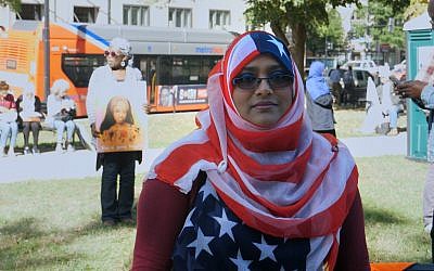 Yemeni-American woman with flag hijab. (Adam Zucker)
