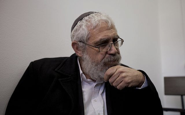 Rabbi Mordechai 'Moti' Elon seen in the Jerusalem Magistrate's Court prior to his sentence hearing, on December 18, 2013. (David Vaaknin/Flash 90) Rabbi Mordechai 'Moti' Elon seen in the Jerusalem Magistrate's Court prior to his sentence hearing, on December 18, 2013. (David Vaaknin/Flash 90)