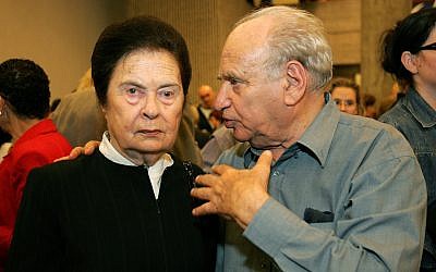 Ora Namir, left, and Arieh 'Luba' Eliav, December 1, 2005. (Moshe Shai/Flash90)
