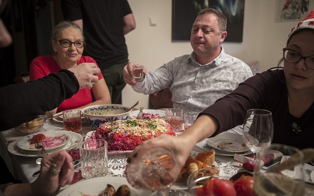 A Russian-Israeli family celebrates Novi God, the Russian New Year, in Jerusalem, on January 1, 2016. (Hadas Parush/Flash90)