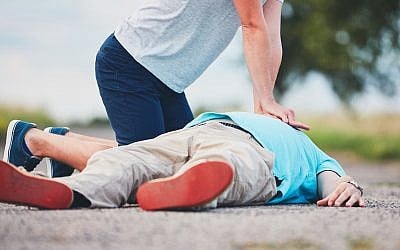 Illustrative image of a heart attack, heart failure and resuscitation (Chalabala; iStock by Getty Images)