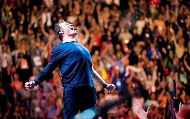 Motivational speaker Tony Robbins will speak in Israel on October 4, 2019 in Tel Aviv (Courtesy PR)