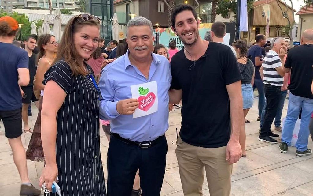 Labor leader Amir Peretz, center, with Vegan Friendly founder and CEO Omri Paz, right, and lobbyist Anna Nemkov, left. (Courtesy/Zman Yisrael)