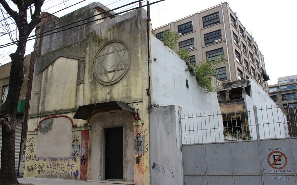 Exterior of the newly-reclaimed synagogue in the Buenos Aires neighborhood of La Boca. (Daniel Silicaro)