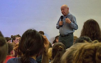 Holocaust survivor Sami Steigmann addresses students on a recent lecture tour of multiple cities across Germany. (Courtesy)