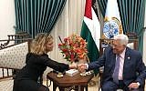 Democratic Camp candidate Noa Rothman meets PA President Mahmoud Abbas in Ramallah on August 13, 2019 (via Twitter)
