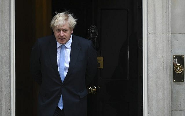 Britain's Prime Minister Boris Johnson comes out to greet Israel's Prime Minister Benjamin Netanyahu outside 10 Downing Street in central London on September 5, 2019 (DANIEL LEAL-OLIVAS / AFP) Britain's Prime Minister Boris Johnson comes out to greet Israel's Prime Minister Benjamin Netanyahu outside 10 Downing Street in central London on September 5, 2019 (DANIEL LEAL-OLIVAS / AFP)