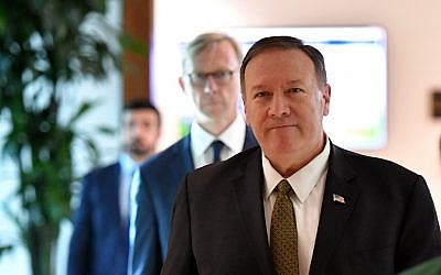 US Secretary of State Mike Pompeo and US special representative on Iran Brian Hook (background) arrive to al-Bateen Air Base in Abu Dhabi on September 19, 2019. (MANDEL NGAN / POOL / AFP)
