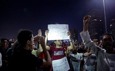 Egyptian protesters shout calling for the removal of President Abdel-Fattah el-Sissi in Cairo's downtown on September 20, 2019. (STR/AFP)