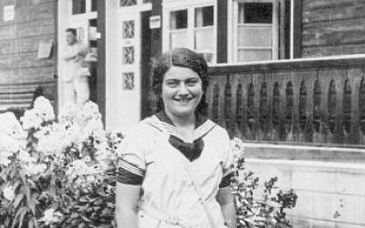 Renia Spiegel smiling in her southern Polish town of Przemysl at the age of 18 in 1942 (FAMILY HANDOUT / ARCHIVE ELIZABETH BELLAK / AFP)
