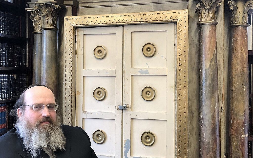 Rabbi Shaul Shimon Deutsch with the Krumbach Torah Ark. (Courtesy of Guernsey's)