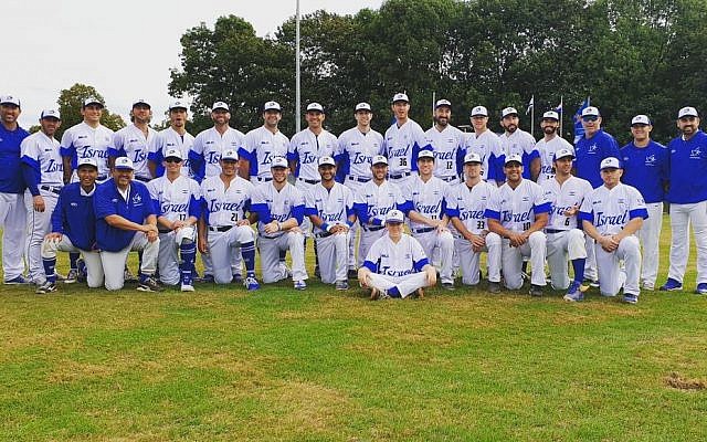 A team photo of the Israeli national baseball team. (Israel Association of Baseball)