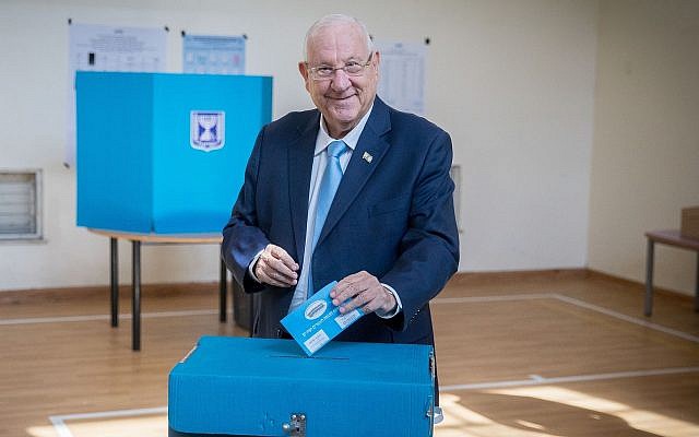 President Reuven Rivlin casts his ballot at a voting station in Jerusalem, during the Knesset Elections, on September 17, 2019. (Yonatan Sindel/Flash90) President Reuven Rivlin casts his ballot at a voting station in Jerusalem, during the Knesset Elections, on September 17, 2019. (Yonatan Sindel/Flash90)