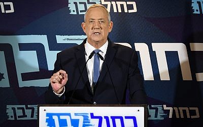 Blue and White party leader Benny Gantz delivers a statement in Tel Aviv, September 26, 2019. (Avshalom Shoshoni/Flash90)