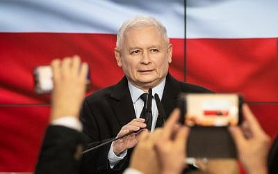 Leader of Poland's ruling Law and Justice (PiS) party, Jaroslaw Kaczynski reacts after the first exit polls during the party's electoral evening in Warsaw, Poland, on October 13, 2019 (Wojtek RADWANSKI / AFP)