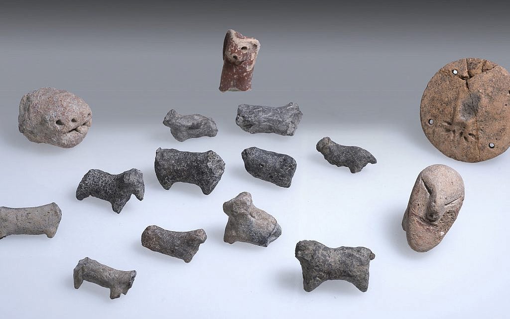 Figurines from the Early Bronze Age excavation site near modern Harish. (Clara Amit, Israel Antiquities Authority)