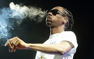 Snoop Dogg performs in concert during his “The High Road Tour” at the BB&T Pavilion on August 5, 2016, in Camden, New Jersey. (Owen Sweeney/Invision/AP)