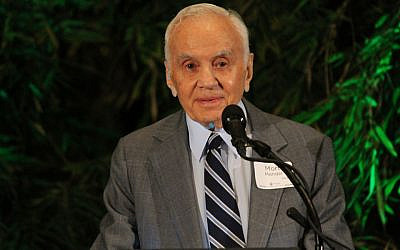 Morton Mandel, shown in 2018, founded more than a dozen nonprofit organizations and served as president of United Way Services in Cleveland. (Alyssa Schmitt/Cleveland Jewish News via JTA)
