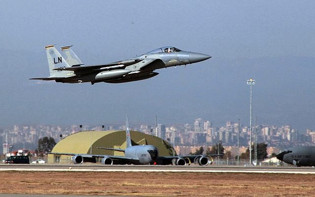 A US Air Force F-15 fighter jet takes off from Incirlik Air Base near Adana, Turkey, Dec. 15, 2015. (AP Photo) A US Air Force F-15 fighter jet takes off from Incirlik Air Base near Adana, Turkey, Dec. 15, 2015. (AP Photo)