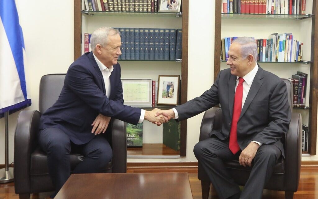 Blue and White party leader Benny Gantz (L) and Prime Minister Benjamin Netanyahu meet at IDF headquarters in Tel Aviv, on October 27, 2019. (Elad Malka) Blue and White party leader Benny Gantz (L) and Prime Minister Benjamin Netanyahu meet at IDF headquarters in Tel Aviv, on October 27, 2019. (Elad Malka)