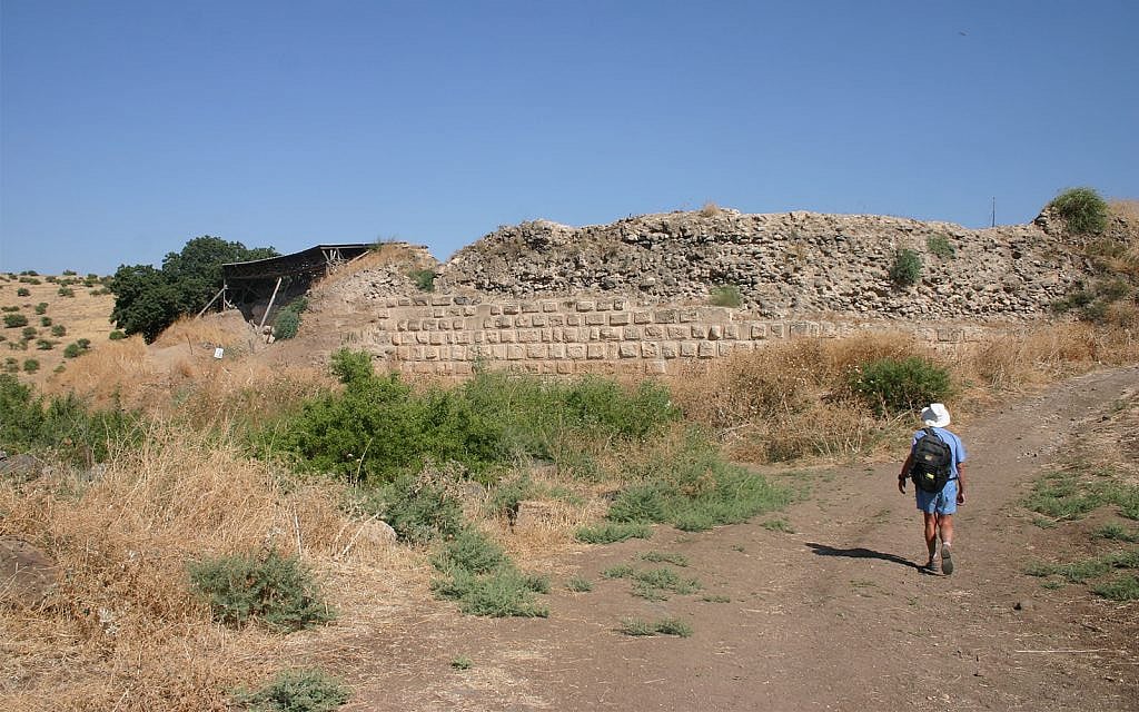 The Chastellet fortress was largely destroyed by Saladin. Archaeologists found some remnants of the structure in 1993. (Shmuel Bar-Am)