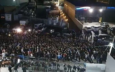 Thousands attend funeral of Ahmed Manaa, 36, and his brother Halil Manaa, 23, in Majd al-Krum, October 2, 2019 (Screen grab via Twitter)