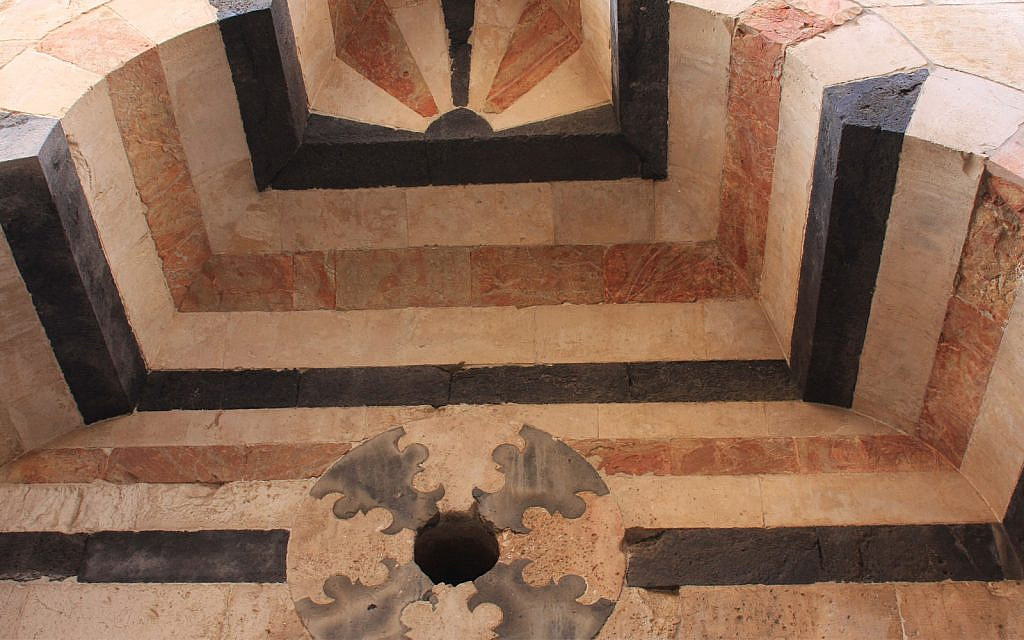 Mameluke ornamental designs on Maaleh HaMidrasha Street in Jerusalem. (Shmuel Bar-Am)
