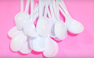 Disposable spoons. (Youtube screenshot)