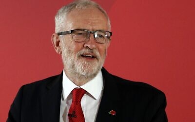 Britain's main opposition Labour Party leader Jeremy Corbyn delivers a speech on leadership and what a Labour government will achieve, during an election campaign event in Telford, central England on November 6, 2019. (Adrian DENNIS / AFP)