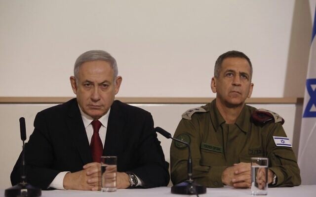 Prime Minister Benjamin Netanyahu (L) and IDF Chief of Staff Aviv Kohavi address the media at the Defense Ministry in Tel Aviv on November 12, 2019. (GIL COHEN-MAGEN / AFP) Prime Minister Benjamin Netanyahu (L) and IDF Chief of Staff Aviv Kohavi address the media at the Defense Ministry in Tel Aviv on November 12, 2019. (GIL COHEN-MAGEN / AFP)