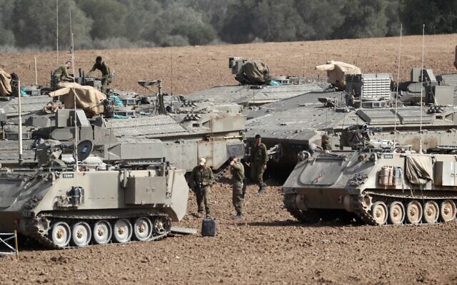 Israeli tanks are pictured stationed near the border with the Gaza Strip on November 13, 2019. (EMMANUEL DUNAND / AFP)