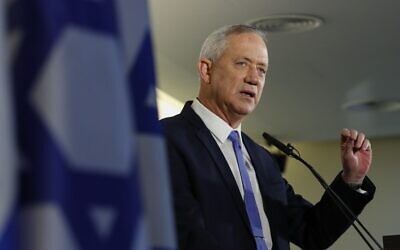 Benny Gantz gives a statement in Tel Aviv after giving up his coalition-building bid on November 20, 2019. (Jack Guez/AFP)