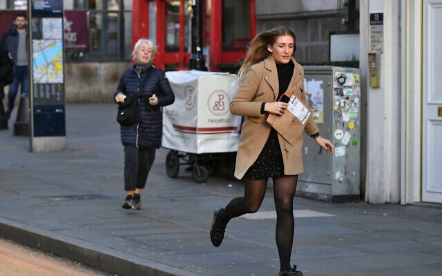 People flee London Bridge in central London following a stabbing incident, Friday, Nov. 29, 2019 (Dominic Lipinski/PA via AP) People flee London Bridge in central London following a stabbing incident, Friday, Nov. 29, 2019 (Dominic Lipinski/PA via AP)
