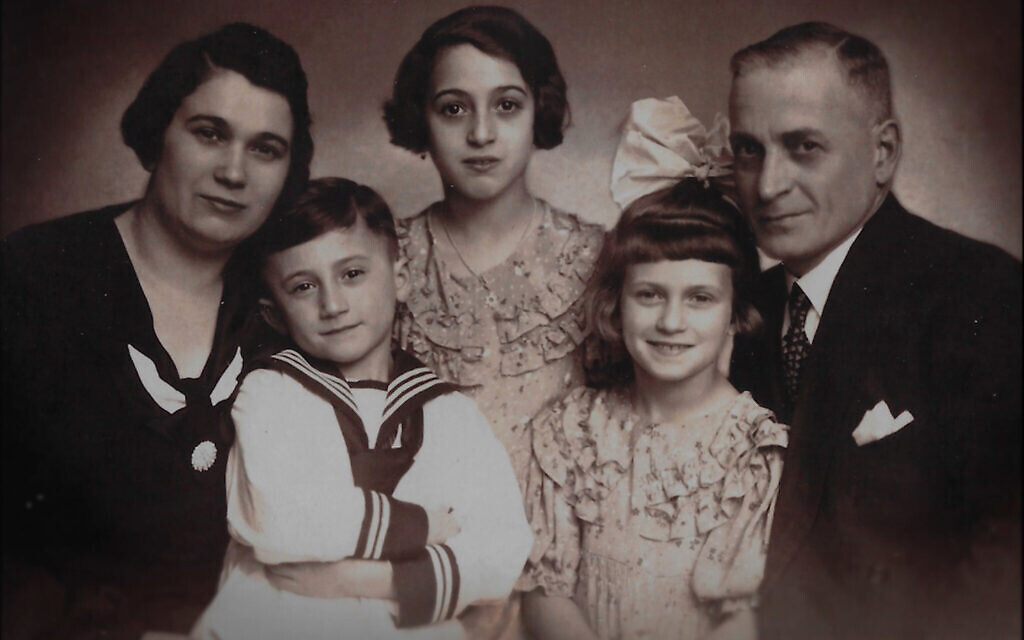The Gildin family in Germany: parents Abraham and Fanny (Faiga), daughters Cele and Margaret, and son Herbert. (Courtesy Tyler Gildin)