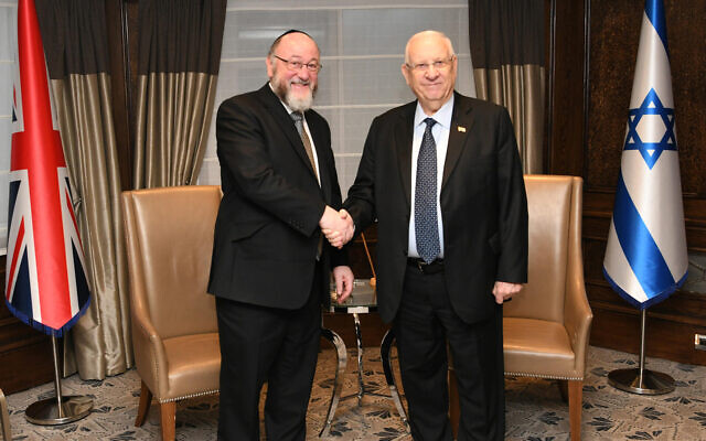President Reuven Rivlin meets with UK Chief Rabbi Ephraim Mirvis in London, November 27, 2019. (Amos Ben Gershom/GPO) President Reuven Rivlin meets with UK Chief Rabbi Ephraim Mirvis in London, November 27, 2019. (Amos Ben Gershom/GPO)