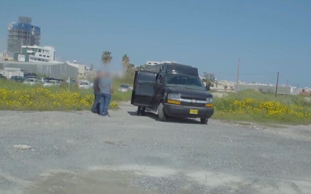An alleged 'spy van' owned by an Israeli ex-intelligence officer, as featured in a video by Forbes on September 4, 2019 (screenshot: YouTube) An alleged 'spy van' owned by an Israeli ex-intelligence officer, as featured in a video by Forbes on September 4, 2019 (screenshot: YouTube)