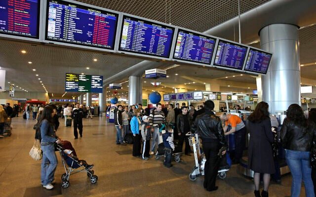 Illustrative: Passengers are seen at Domodedovo airport outside Moscow, Russia, April 18, 2010. (Misha Japaridze/AP) Illustrative: Passengers are seen at Domodedovo airport outside Moscow, Russia, April 18, 2010. (Misha Japaridze/AP)