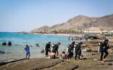 Israelis at the beach in the southern Israeli city of Eilat, August 27, 2019. (Flash90)