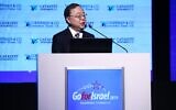 Hong Kong billionaire businessman Ronnie Chan, chairman of property developer Hang Lung Group Limited, speaking at the GoForIsrael conference in Tel Aviv on December 3, 2019 (Dror Sithahkol)