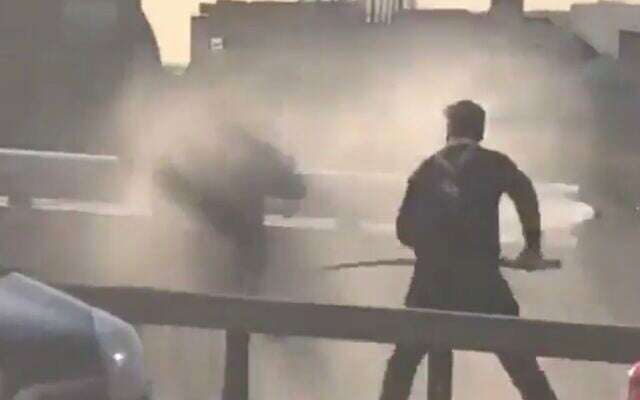 Darryn Frost uses a narwhal tusk against terrorist Usman Khan during a deadly stabbing attack on London Bridge, November 29, 2019. (Screen capture: Twitter) Darryn Frost uses a narwhal tusk against terrorist Usman Khan during a deadly stabbing attack on London Bridge, November 29, 2019. (Screen capture: Twitter)