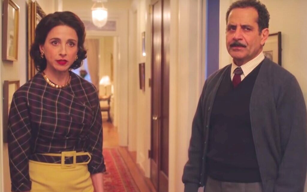 Marin Hinkle and Tony Shalhoub as Rose and Abe Weissman in 'The Marvelous Mrs. Maisel' (screenshot)
