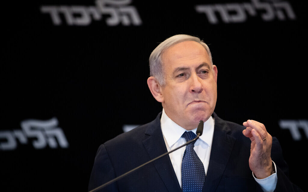 Prime Minister Benjamin Netanyahu gives a press conference at the Orient Hotel in Jerusalem, on January 1, 2020. (Yonatan Sindel/ Flash90)