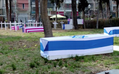 Fake US and Israeli coffins in a Tehran courtyard on January 22, 2019. (Channel 12 screenshot)