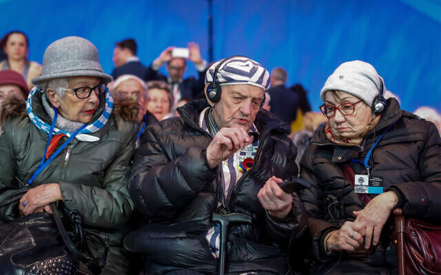 Survivers attend the official ceremony at the former German Nazi death camp Auschwitz-Birkenau for the 75th anniversary of the camp's liberation in Oswiecim, Poland, January 27, 2020. (Wojtek RADWANSKI/AFP) Survivers attend the official ceremony at the former German Nazi death camp Auschwitz-Birkenau for the 75th anniversary of the camp's liberation in Oswiecim, Poland, January 27, 2020. (Wojtek RADWANSKI/AFP)